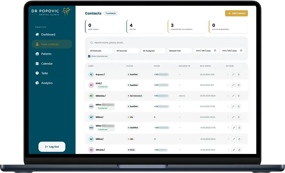 CRM aplikacija za stomatološku ordinaciju na laptopu: kontakti, termini i razgovori pacijenata